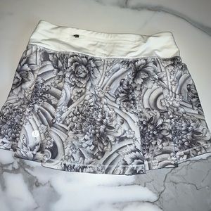 Lululemon patterned skirt never worn so cute!!!
